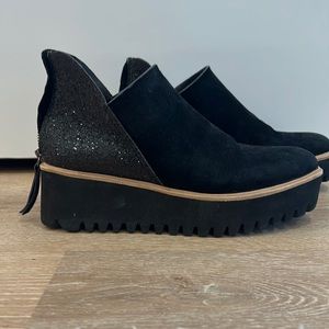 All Black Wedges